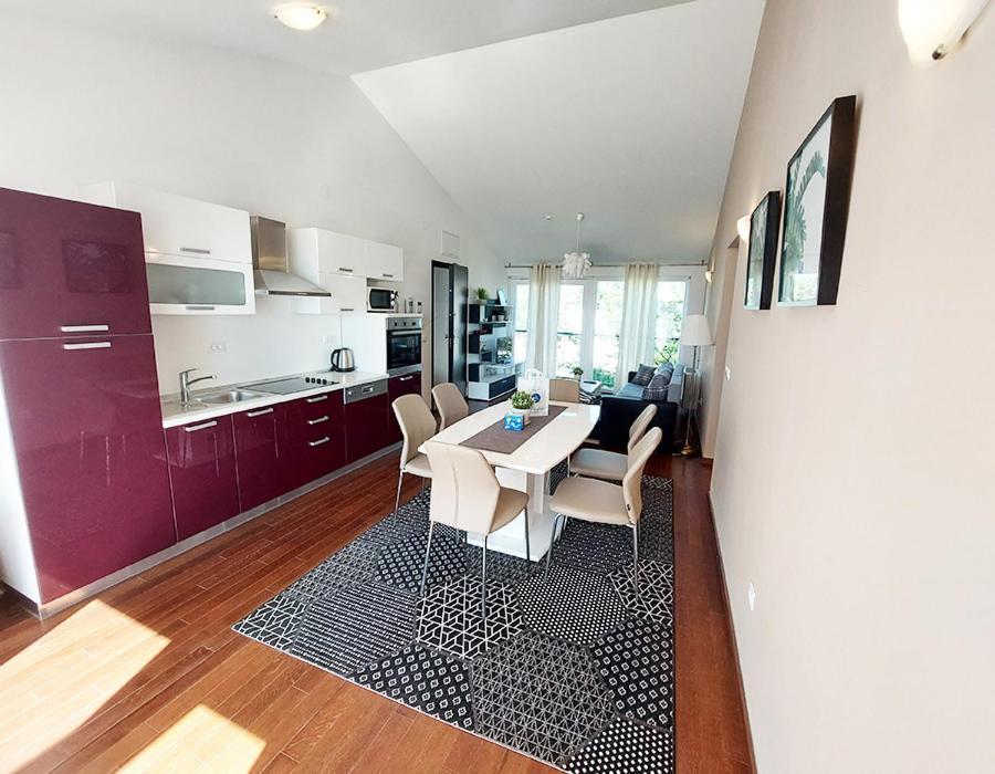 Queen Beach Apartments Нин Экстерьер фото
