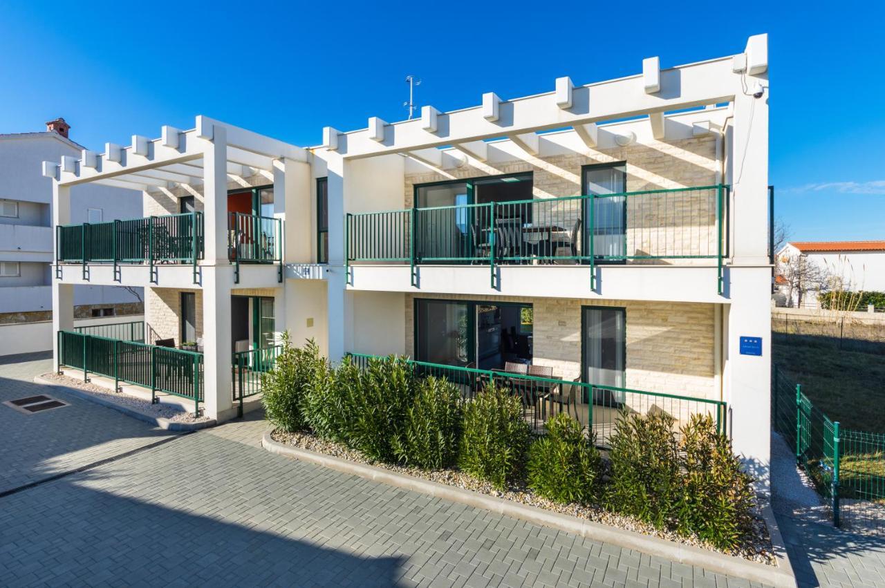 Queen Beach Apartments Нин Экстерьер фото