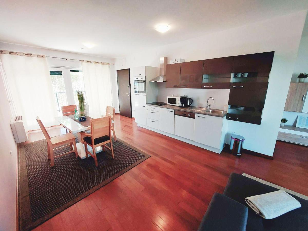 Queen Beach Apartments Нин Экстерьер фото