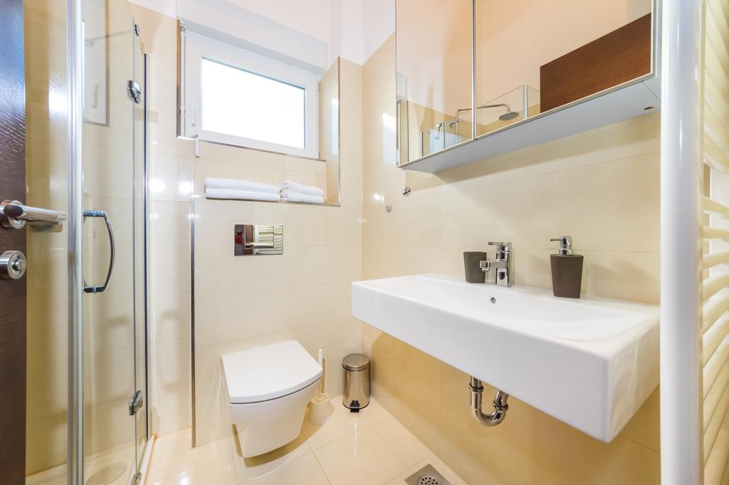Queen Beach Apartments Нин Экстерьер фото