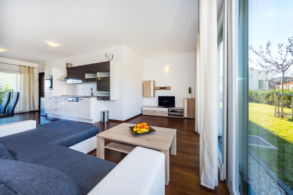 Queen Beach Apartments Нин Экстерьер фото
