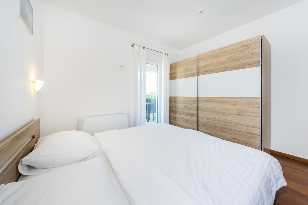 Queen Beach Apartments Нин Экстерьер фото