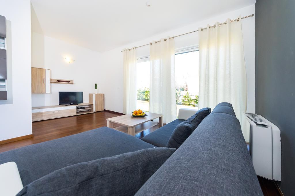 Queen Beach Apartments Нин Экстерьер фото