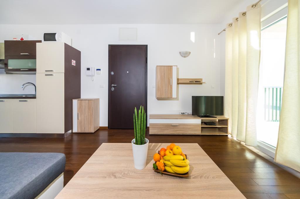 Queen Beach Apartments Нин Экстерьер фото